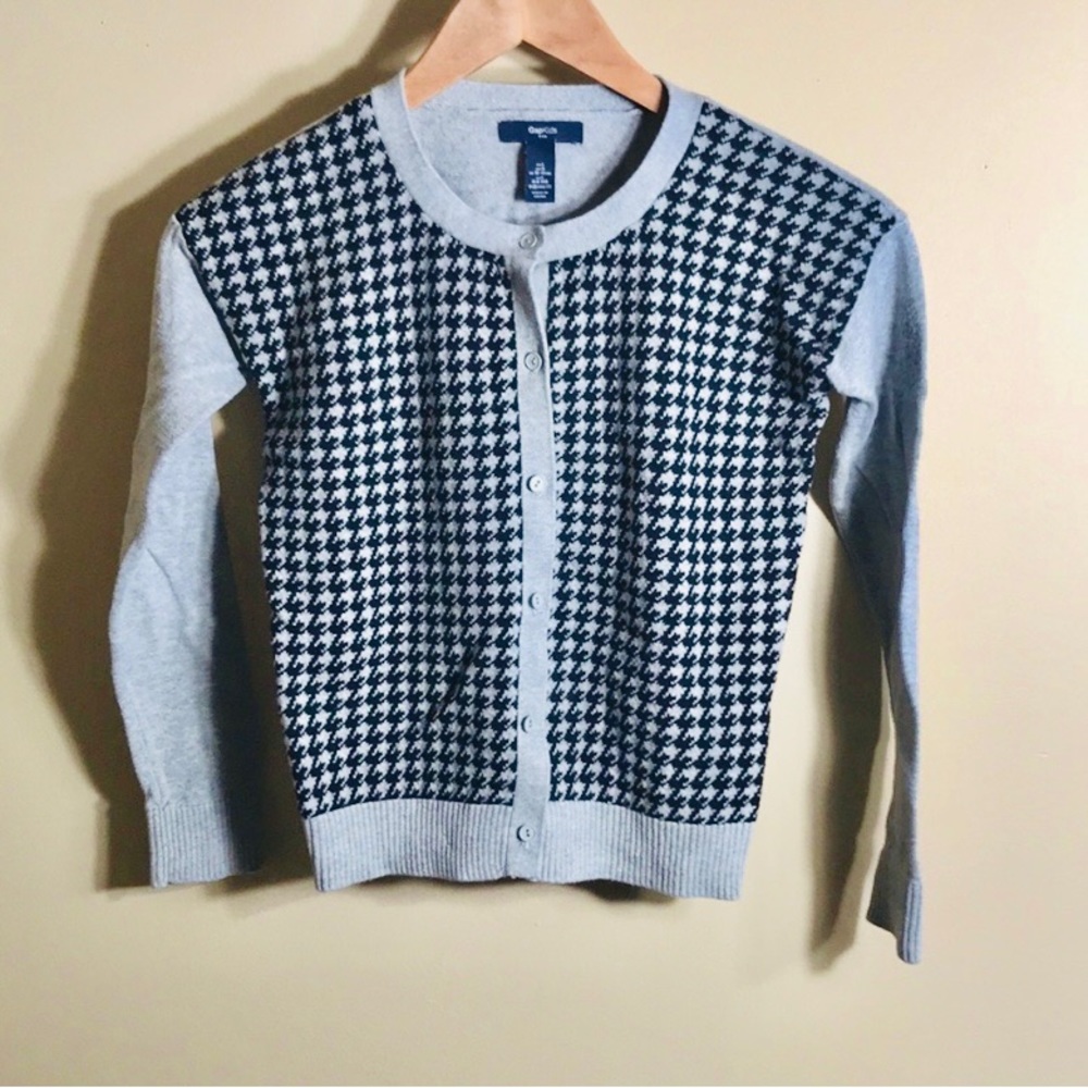 Gap kids Large or women’s XS button down grey / black cardigan. 100% cotton.